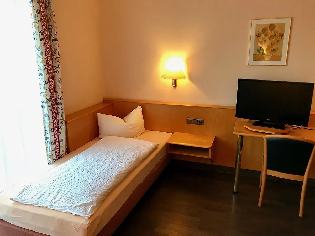 Annas Gästehaus Hallerndorf 3*,
